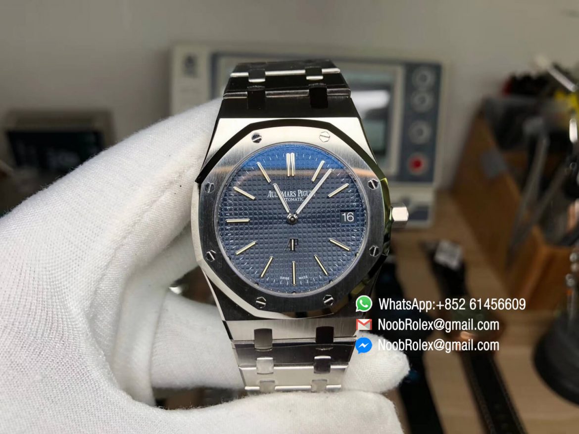 Royal Oak Jumbo Extra Thin 39mm 15202 Steel Case XF Factory Edition Blue Textured Dial on Steel Bracelet A2121 01