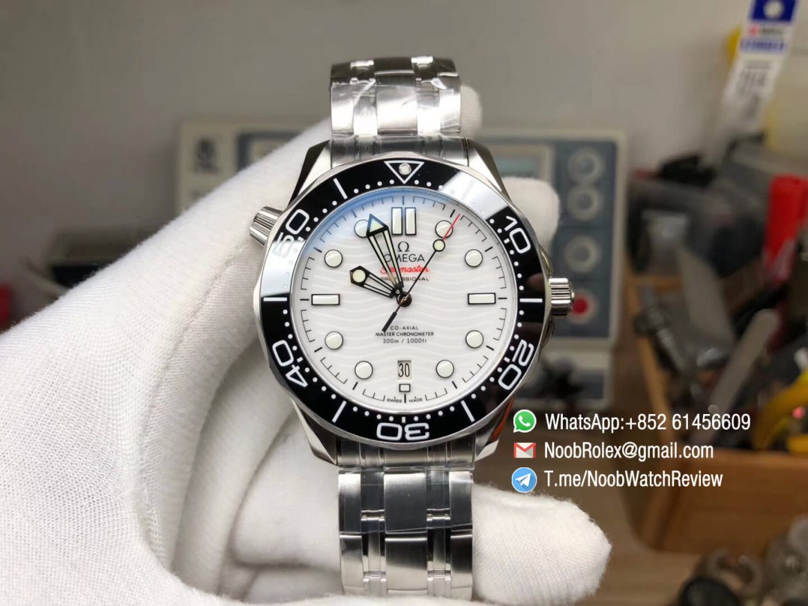 VSF 2019 Omega Seamaster Diver 300M Stell Case Bracelet Black Bezel White Wave Textured Dial Super Clone Asian 8800 Movement 01