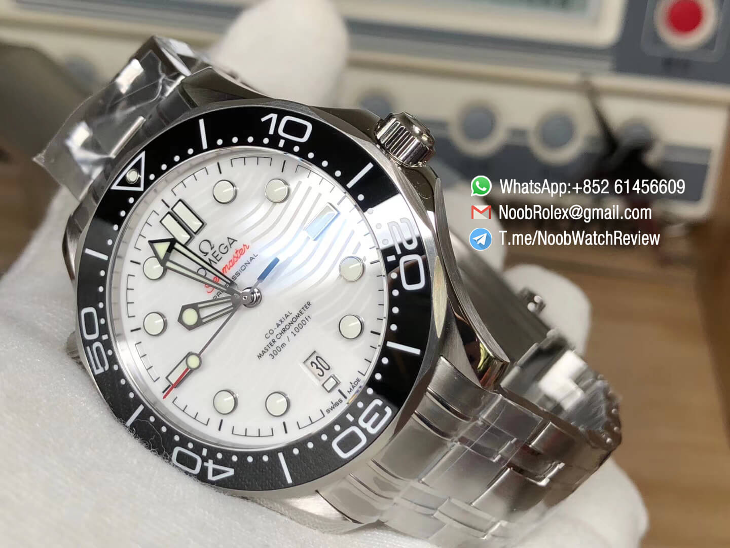 VSF 2019 Omega Seamaster Diver 300M Stell Case Bracelet Black Bezel White Wave Textured Dial Super Clone Asian 8800 Movement 09