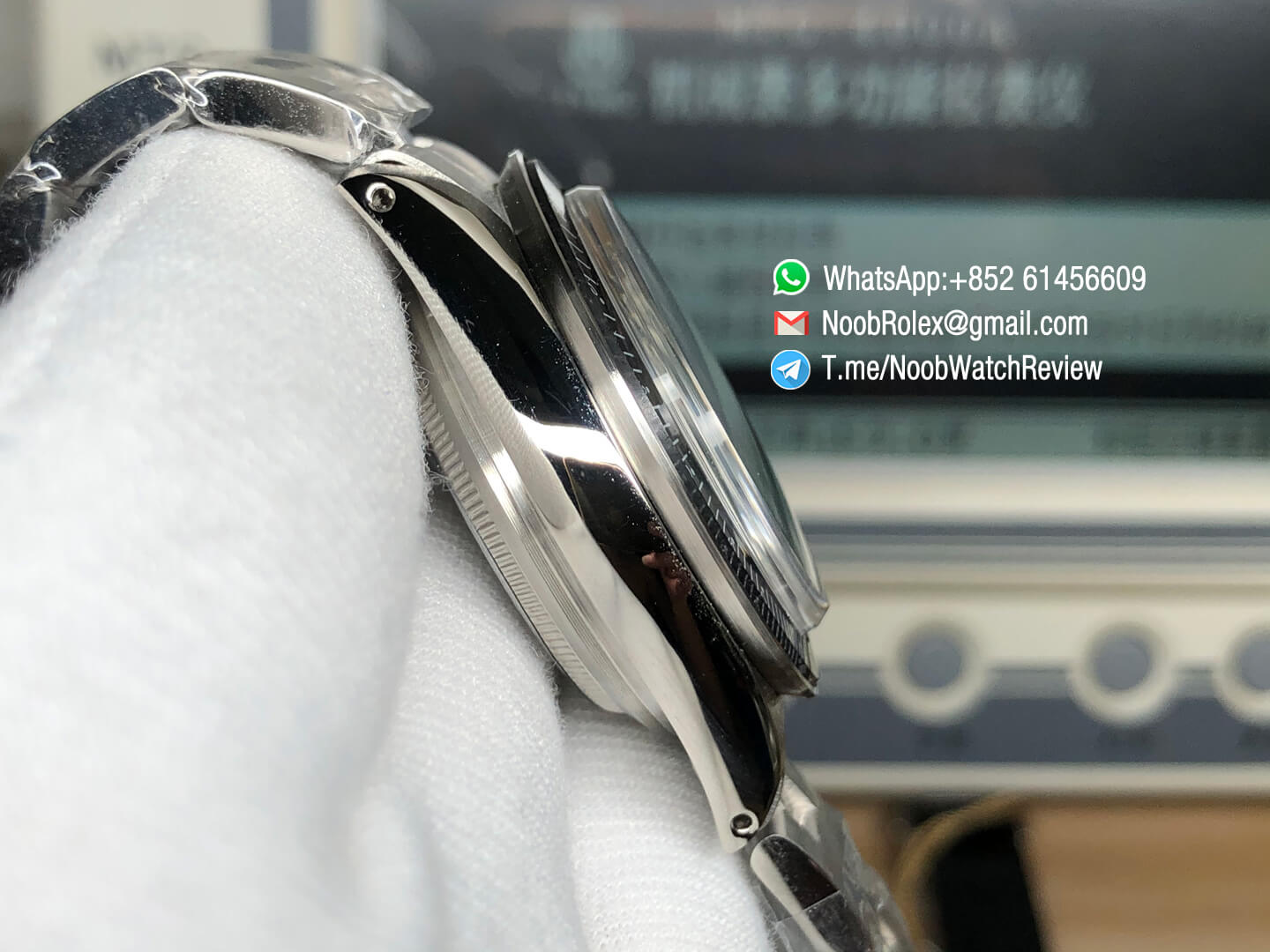 Vintage Rolex Daytona 6263 Steel Case Black Dial Black Tachymeter Bezel on Steel Bracelet Automatic Chrono Movement 04