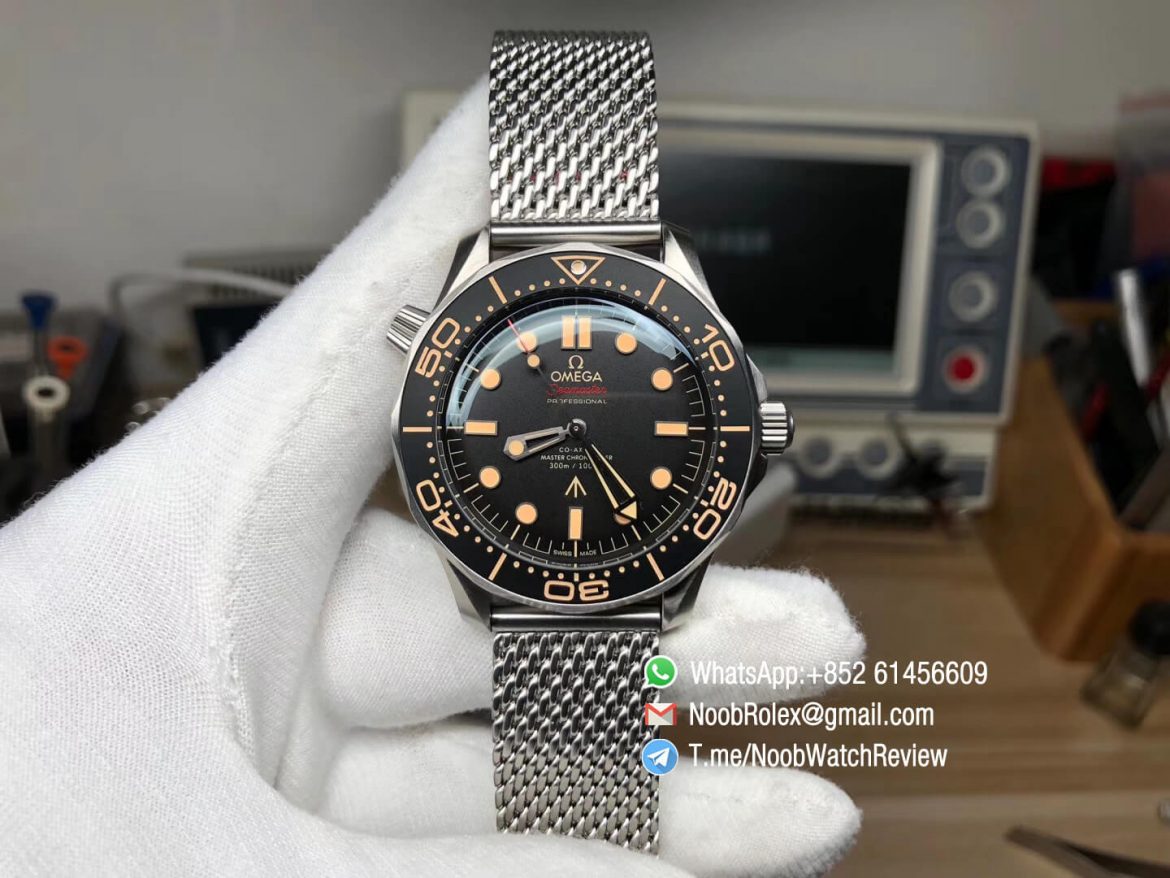 VS Factory Top Quality Omega Seamster Diver 300M James Bond 007 No Time to Die Titanium Case on Stainless Steel Mesh Bracelet A8806 01