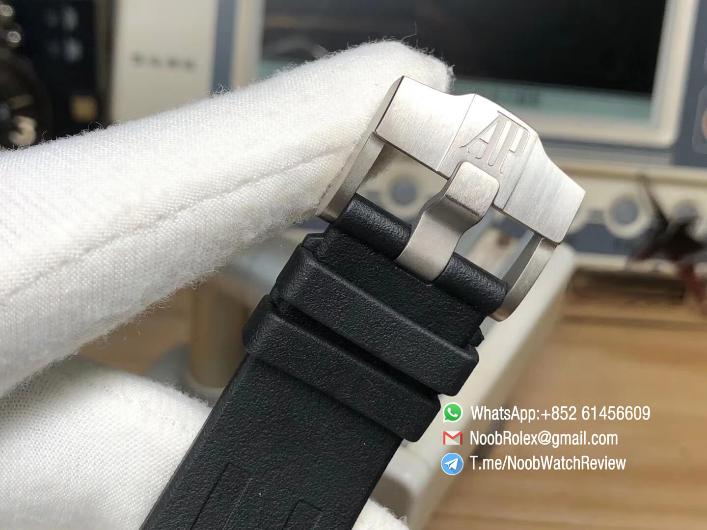 JF V2 Sup Rep Royal Oak Offshore 26400AU 44mm Ceramic Bezel Novelty Forged Carbon Case on Black Rubber Strap A3126 08