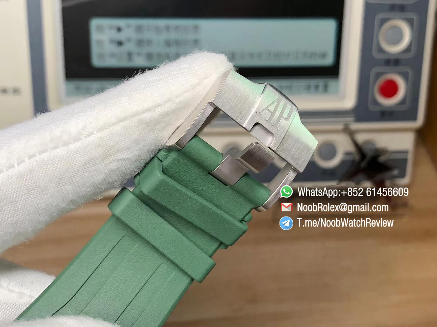 AP Royal Oak Offshore 2018 SIHH Combat 26400SO 44mm Ceramic Bezel Cream Dial Steel Case on Green Rubber Strap A3126 JF V2 08