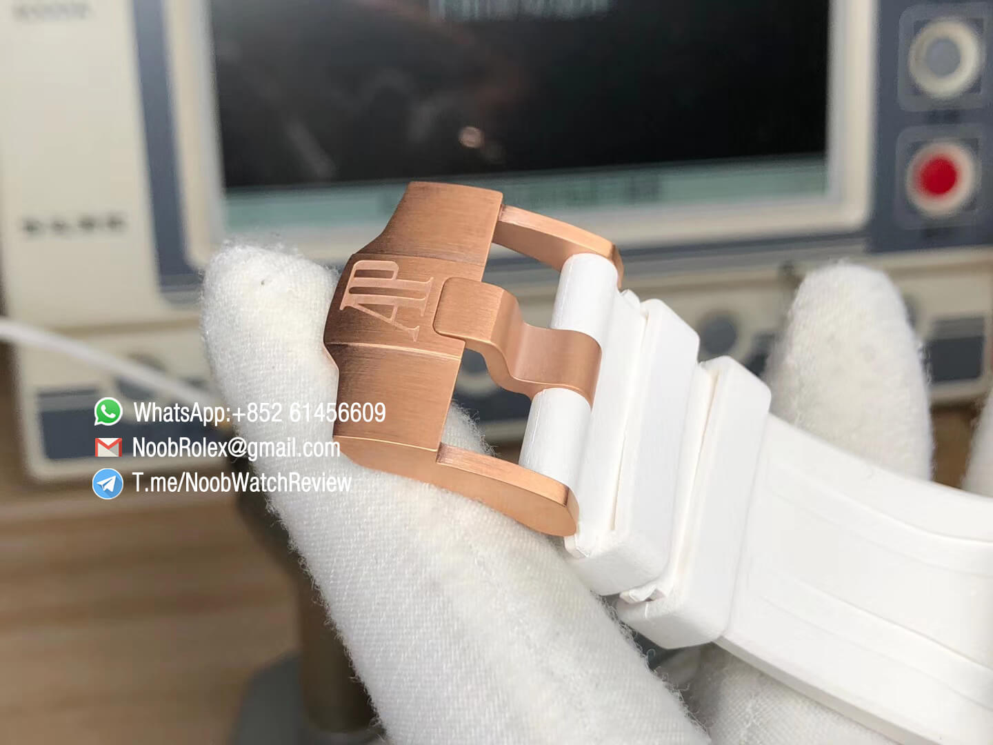 AP Royal Oak Offshore 26408OR 44mm Summer Edition 2017 Rose Gold Case on White Rubber Strap A3126 JF V2 08